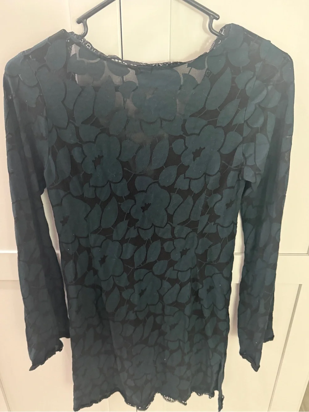 Venus Black Lace Floral swim cover-up long sleeve size small